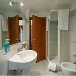Rifugio Di Upon Metro B Pvt Bathroom Pvt Balcon 4*