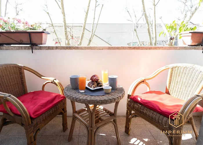 Rifugio Di - Upon Metro B, A-c, Pvt Terrace, Pvt Bathroom B&B 4*