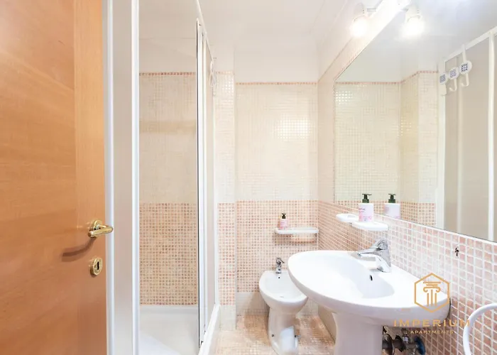 Rifugio Di - Upon Metro B, A-c, Pvt Terrace, Pvt Bathroom 로마