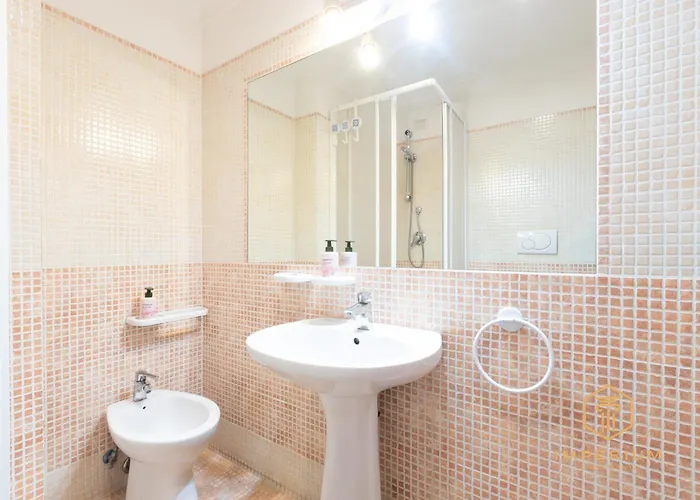 Rifugio Di - Upon Metro B, A-c, Pvt Terrace, Pvt Bathroom 로마